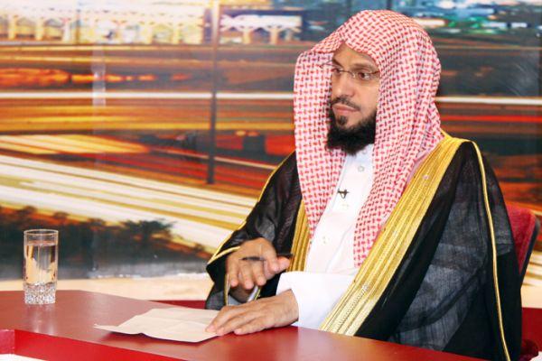 الشيخ عائض القرني : الساعدي القذافي هاتفني وأراد أن أدين الثورة 