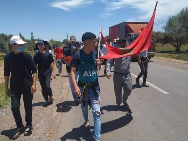 مواطنون غاضبون "يكسرون" الحجر الصحي ويتظاهرون (فيديو وصور)...