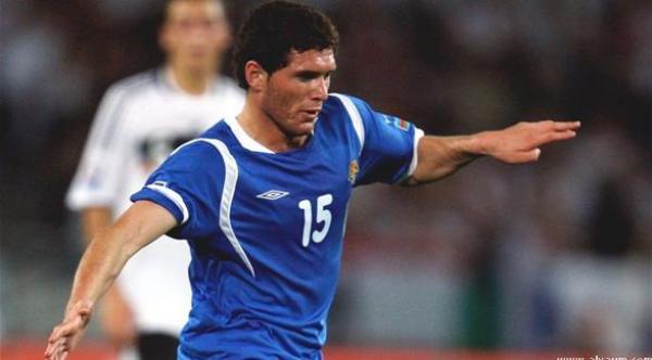 إيقاف لاعب بعد اتهامه بقتل أحد الصحافيين