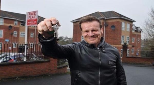 لماذا ينوي هذا المليونير التبرع بشقة فارهة دون مقابل؟