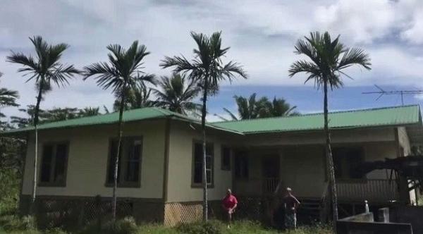 انتقلوا إلى منزل أحلامهم الجديد.. فدمره البركان بعد أسبوعين