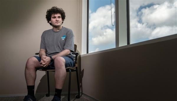 مؤسس منصة تداول العملات المشفرة "إف تي إكس" يعود إلى السجن