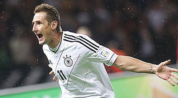 بالفيديو - كلوزه يعادل رقم مولر.. وألمانيا تضع قدما في المونديال 