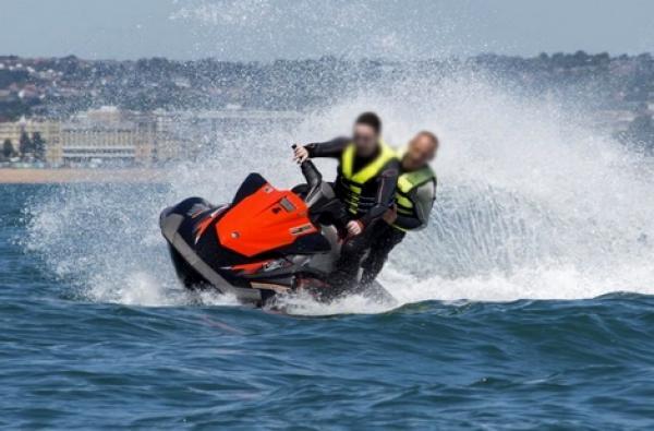 ما عندهم زهر... 3 شبان مغاربة حاولوا الهجرة سرا إلى إسبانيا ليجدوا أنفسهم بالجزائر