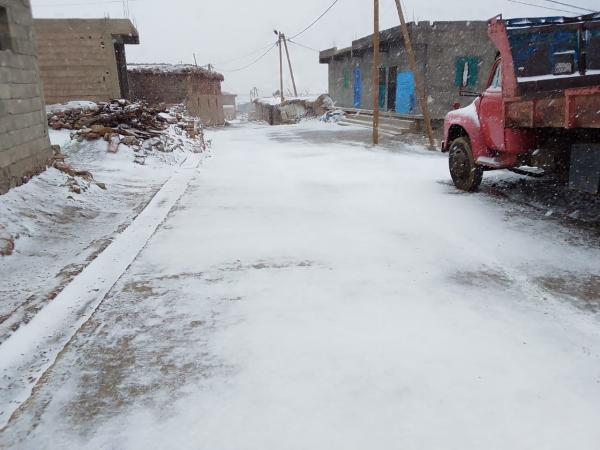 حمدا لله... تساقطات ثلجية مهمة بجبال بني ملال وأزيلال تُنعش آمال الساكنة (فيديو)