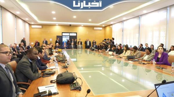 أخنوش يتفاعل مع طلبة ENSA ويؤكد على أهمية الشراكة بين القطاعين العام والخاص في ربح رهان التنمية