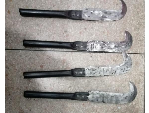 الأمن يُجنّب "مجزرة" .. توقيف طالب جامعي متجه نحو أكادير بحوزته سواطير تقليدية