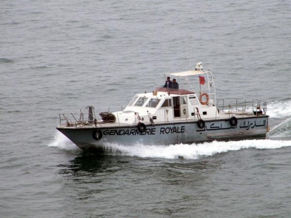 غضبة ملكية تطيح بنائب القائد الجهوي للدرك الملكي بتطوان وجميع عناصر الدرك البحري ، وطائرة عسكرية تنقلهم إلى العيون