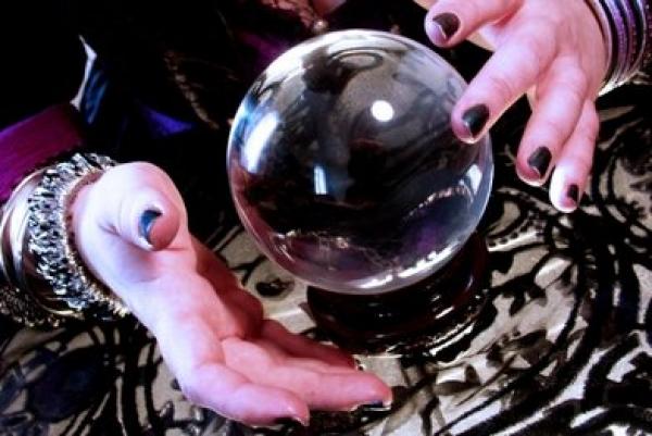 مسؤول قطري منح عرّافا لبنانيا 2 مليون دولار لإستبعاده من توقعاته لعام 2013