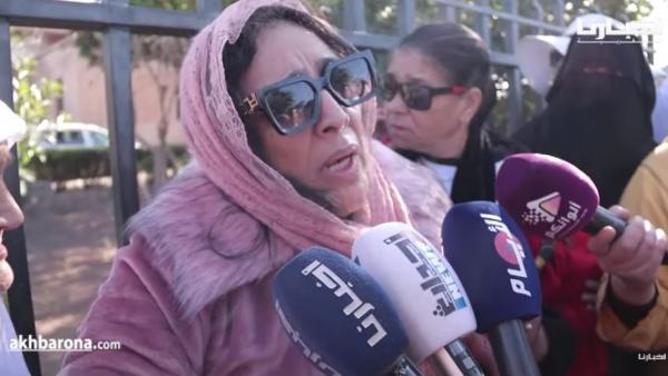 أول خروج إعلامي لعمة دنيا بطمة من أمام محكمة مراكش