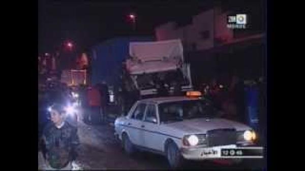اصطدام شاحنتين بالبيضاء