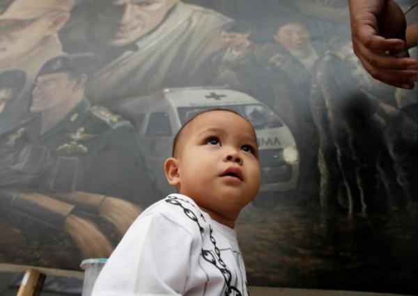 إقبال كبير على تذكارات تصور عملية إنقاذ فتية الكهف في تايلاند