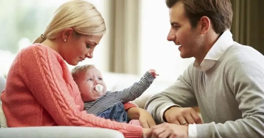 السلطات الفرنسية تمنع زوجين من إدخال طفل مغربي "كفلاه" إلى البلاد