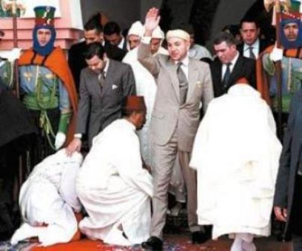  أمين يدعو في \"دوزيم\" إلى إلغاء بوسان يد الملك