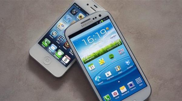  رجلان كاد يقتلان بعضهما بسبب "سامسونغ" و"أبل" (إيليت دايلي) 