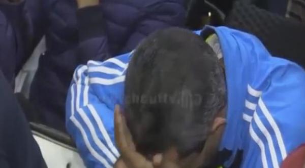 مغربي يبكي بحرقة بعد خسارة المنتخب