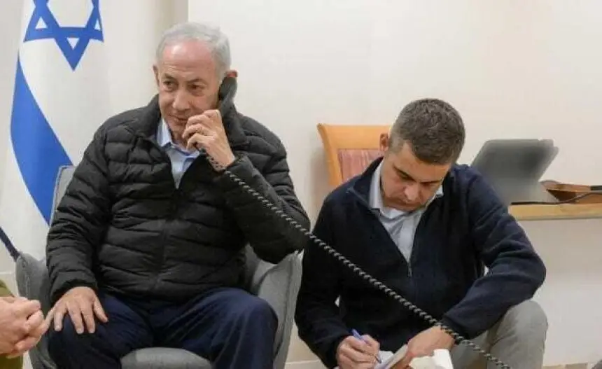 "مغربي متخلف".. زلزال عنصري يضرب ديوان نتنياهو ومطالب عاجلة بإقالة "زيف أغمون"