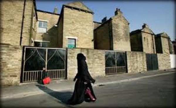 قناة بريطانية تبث أذان الفجر طوال رمضان 