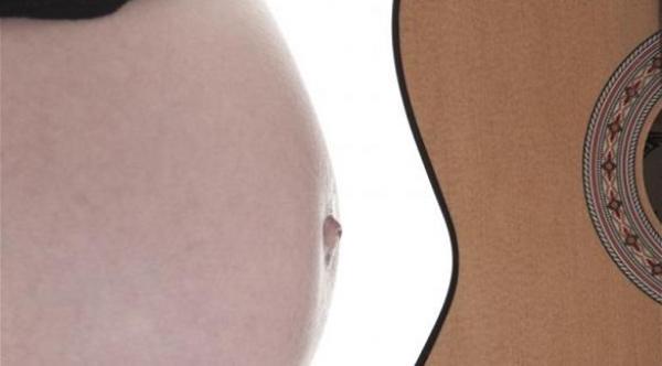 الاستماع إلى الموسيقى يرفع الضغط لدى المرأة الحامل