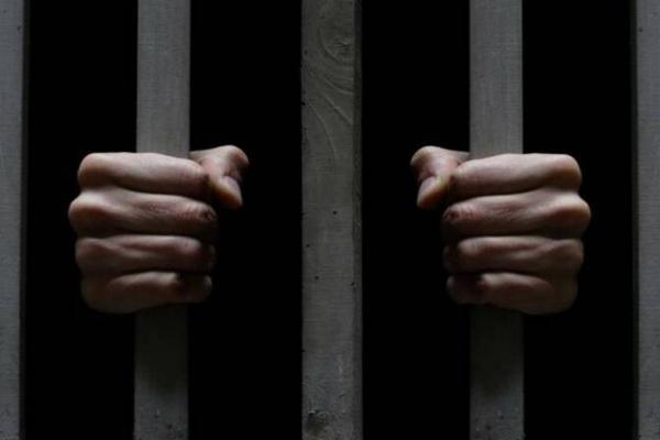 فضيحة ..اعتقال استاذ رفقة تلميذة متلبسين بممارسة الجنس داخل سيارة