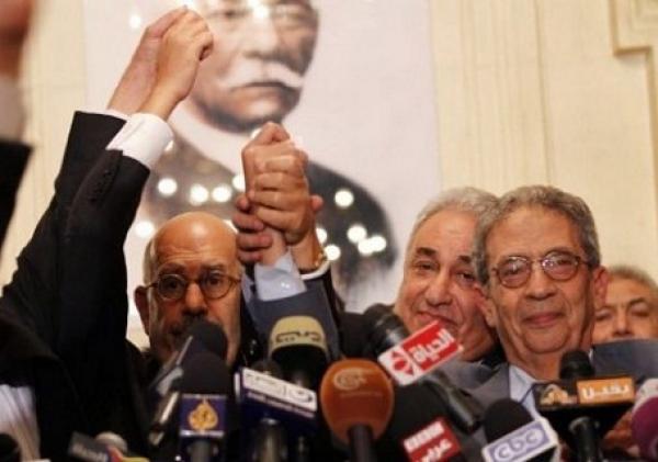 المعارضة المصرية تتفق بالاجماع على حل الحكومة العاجزة