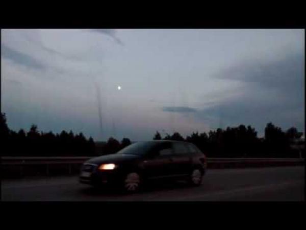 بالفيديو: أسراب البعوض تغزو مدينة روسية على شكل زوابع