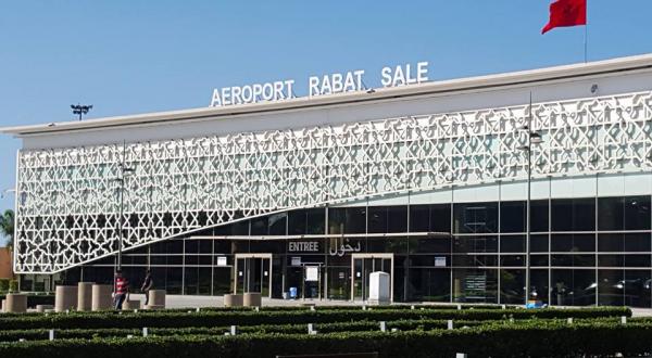 الملك محمد السادس يضع الحجر الأساس لمحطة جوية جديدة بمطار الرباط - سلا