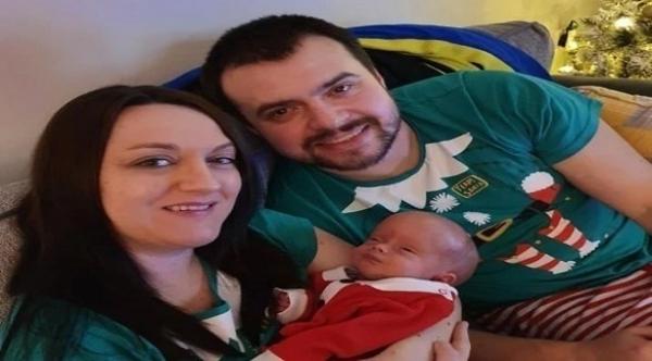 أطباء يعيدون طفلا إلى رحم والدته ليتابع نموه ويولد بشكل طبيعي