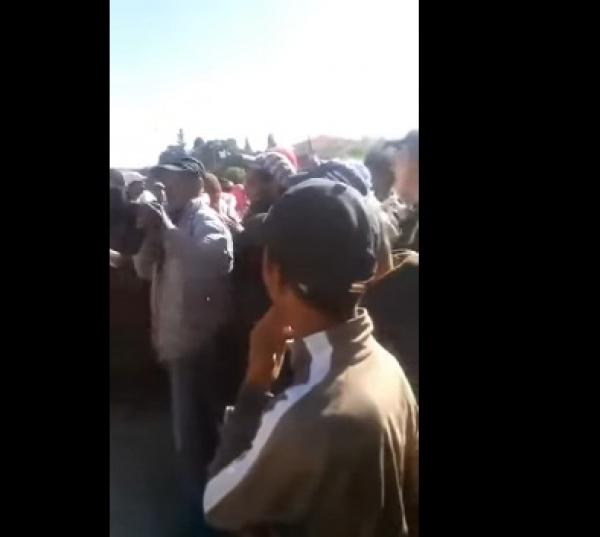 بالفيديو:غلاء الماء والكهرباء يدفع ساكنة هذه المنطقة إلى قطع 35 كيلومتر سيرا على الأقدام