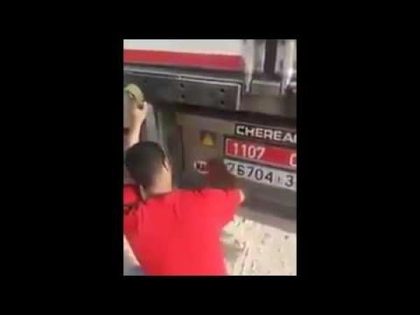 البوليساريو تجبر سائقي الشاحنات على تغيير لوحات الترقيم المغربي للعبور نحو موريتانيا