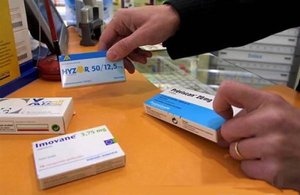 قريبا .. سيحصل المغاربة على الأدوية مجانا من الصيدليات