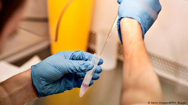 طبيب نساء هولندي ينجب 17 ابنا من نساء دون علمهن