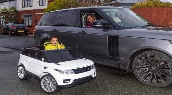 تنفق 28 ألف دولار على هدايا لطفلها