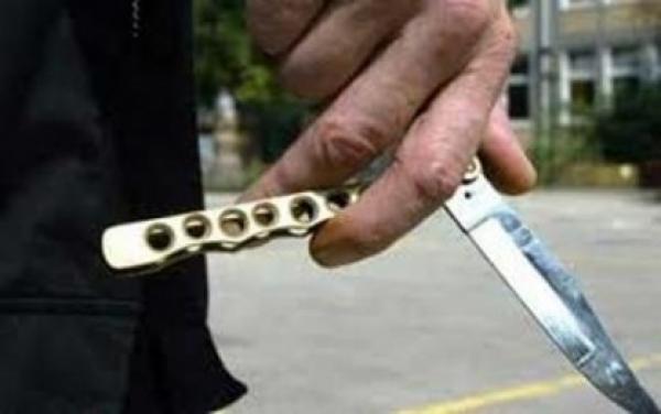 عصابة تعتدي بالأسلحة البيضاء على زوجة مسؤول أمني بفاس