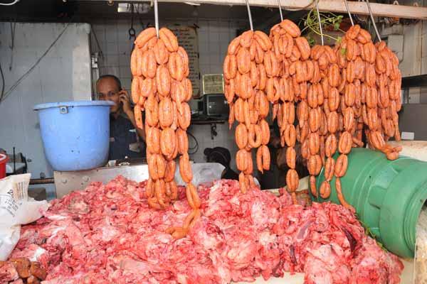 "صوصيص" محشوة بلحوم الكلاب تجوب شوارع الصويرة