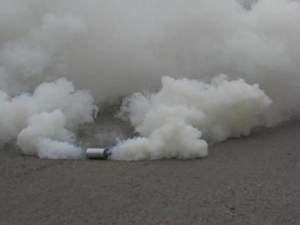 الحماق هادا...شاب طائش يفجر قنبلة مسيلة للدموع داخل عرس بطنجة وهذه هي الحصيلة