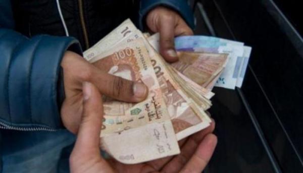 المغاربة على موعد مع زيادات "هزيلة" منتظرة في الأجور بدءا من نهاية الشهر الجاري