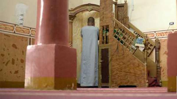 إمام يقدم على "الانتحار" بعد توصله بقرار "الإعفاء" من وزارة الأوقاف