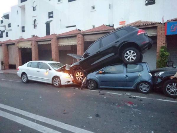 بالصور و الفيديو : حادث سير مثير على طريقة أفلام "هوليوود" بأكادير