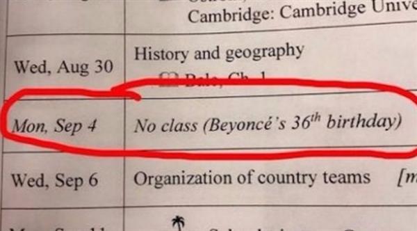 معلم يتحول إلى نجم على تويتر.. تعرّف إلى السبب الغريب