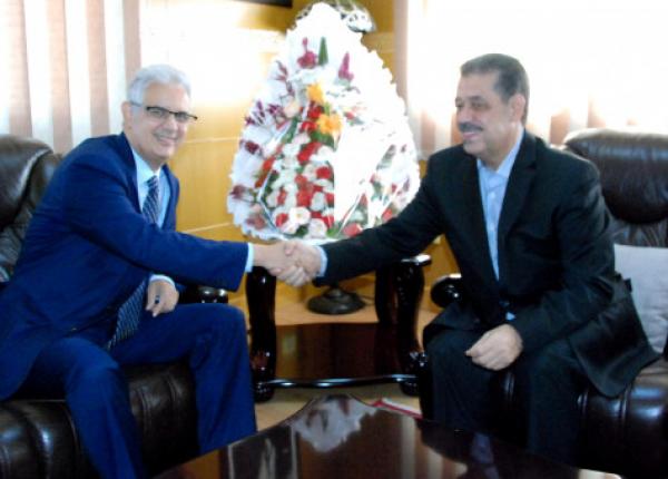 "شباط" يسلم مفاتيح حزب علال الفاسي لـ"نزار بركة" في اجتماع مغلق