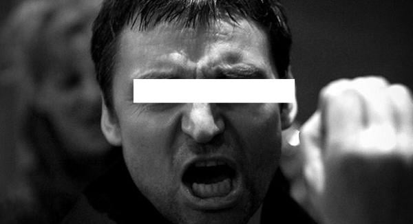 زوج يقتحم مؤسسة تعليمية ويتسبب في إغماء أستاذة ويروع التلاميذ والسبب غريب!