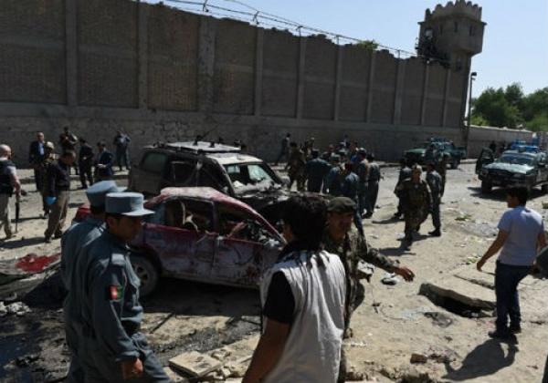سقوط 18 قتيلا في تفجير انتحاري بسيارة مفخخة في شرق أفغانستان