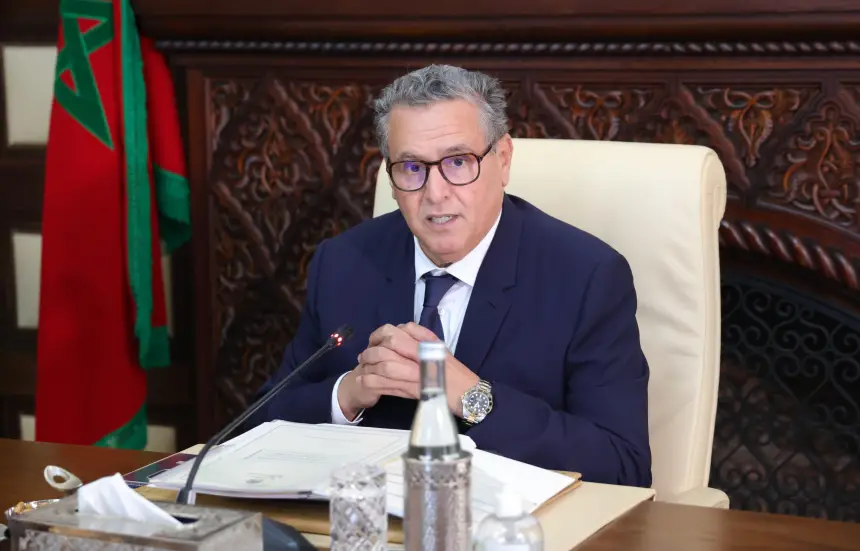 أخبار وطنيةفي منشور حول مالية 2027.. أخنوش يؤكد مواصلة دعم السكن وتكريس الجهوية المتقدمة لتقليص الفوارق المجاليةأفاد رئيس الحكومة، عزيز أخنوش، بمواصلة تنزيل البرنامج الملكي لدعم السكن كآلية أساسية لتمكين المواطنين من الولوج إلى سكن لائق وتعزيز قدرتهم الشرائية. وأوضح، في