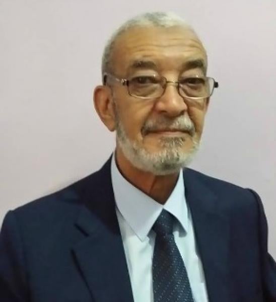 الخلفي ولعنة الثرثرة السياسية !