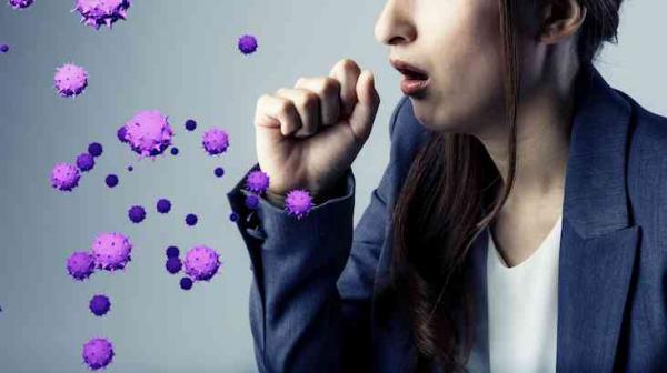 هل يعدي مصاب "كورونا" دون أعراض الآخرين؟.. العلماء يحسمون الجدل