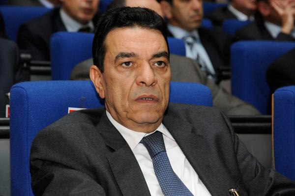 الوفا بصدد إصدار مذكرة وزارية لمتابعة مسربي أخبار إدارية لوزارته إلى النقابات