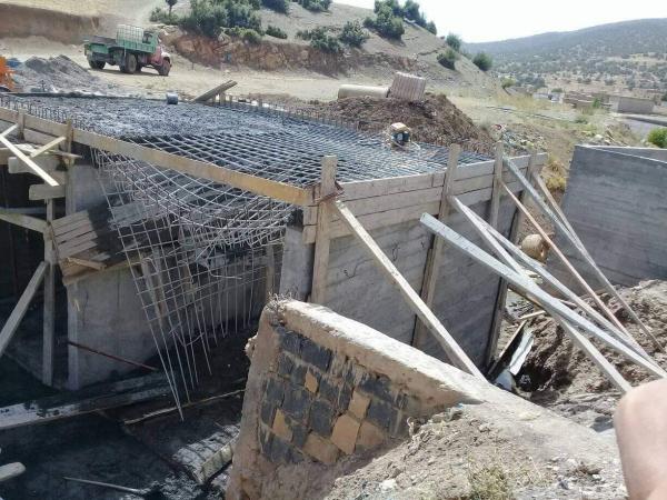 بالصور... سقوط قنطرة في طور البناء ونشطاء يطالبون بفتح تحقيق