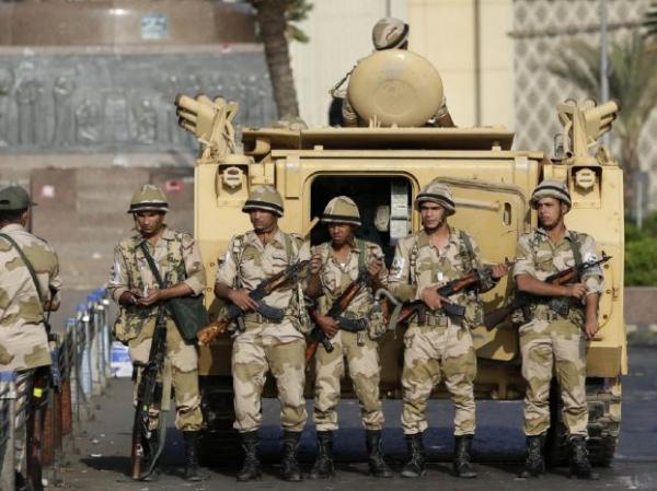 مقتل خمسة عسكريين في انفجار عبوة ناسفة بشمال سيناء