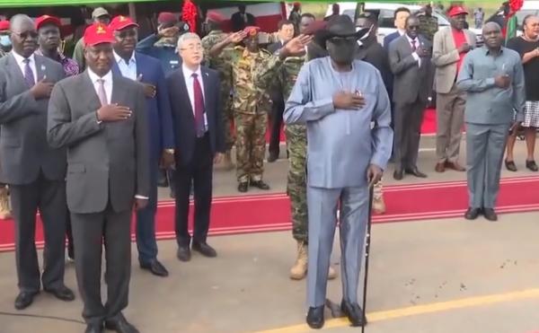 حملة اعتقالات بسبب فيديو يظهر فيه رئيس جنوب السودان يتبول في ملابسه